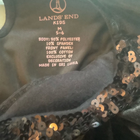 Lands End Velvet and Siquence dress size 5-6. - Picture 3 of 4